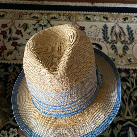 Jessica Simpson - Picture 2 of 2